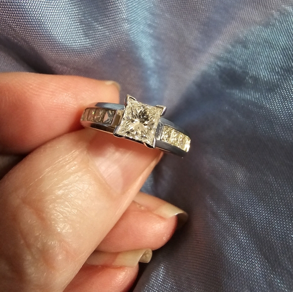 Helzberg Diamonds 14k White Gold Princess Diamond Engagement Ring 💞💎💍 - Picture 8 of 17